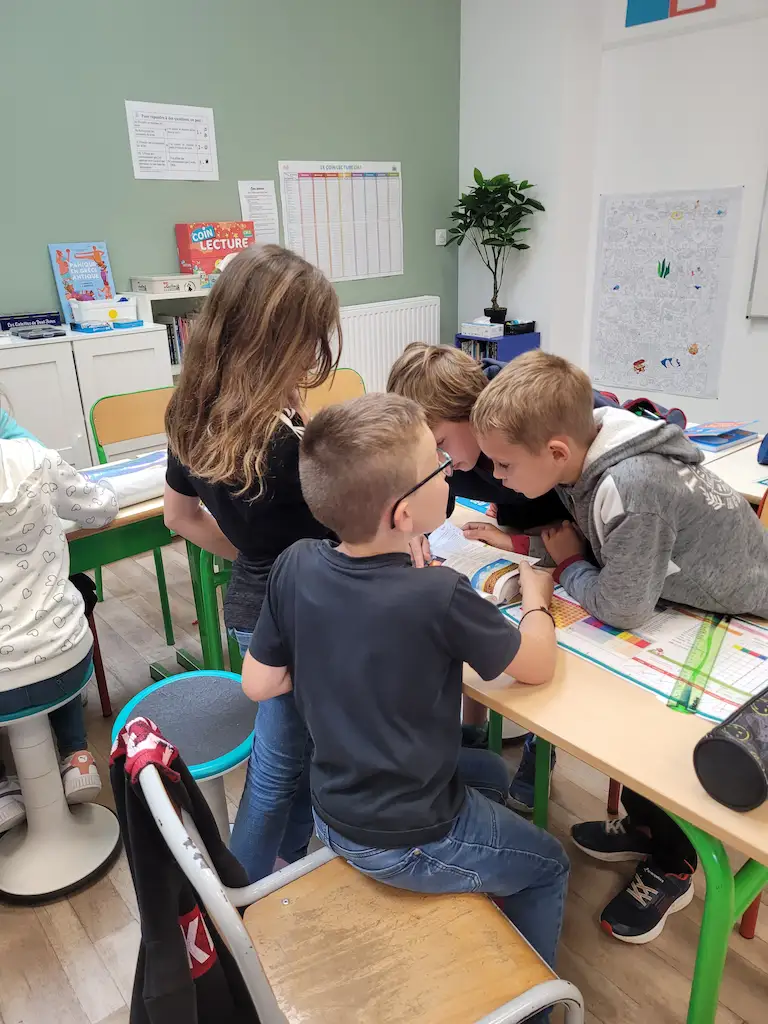 Travail en classe de CM1, École St Germain à Savigné L'Évêque